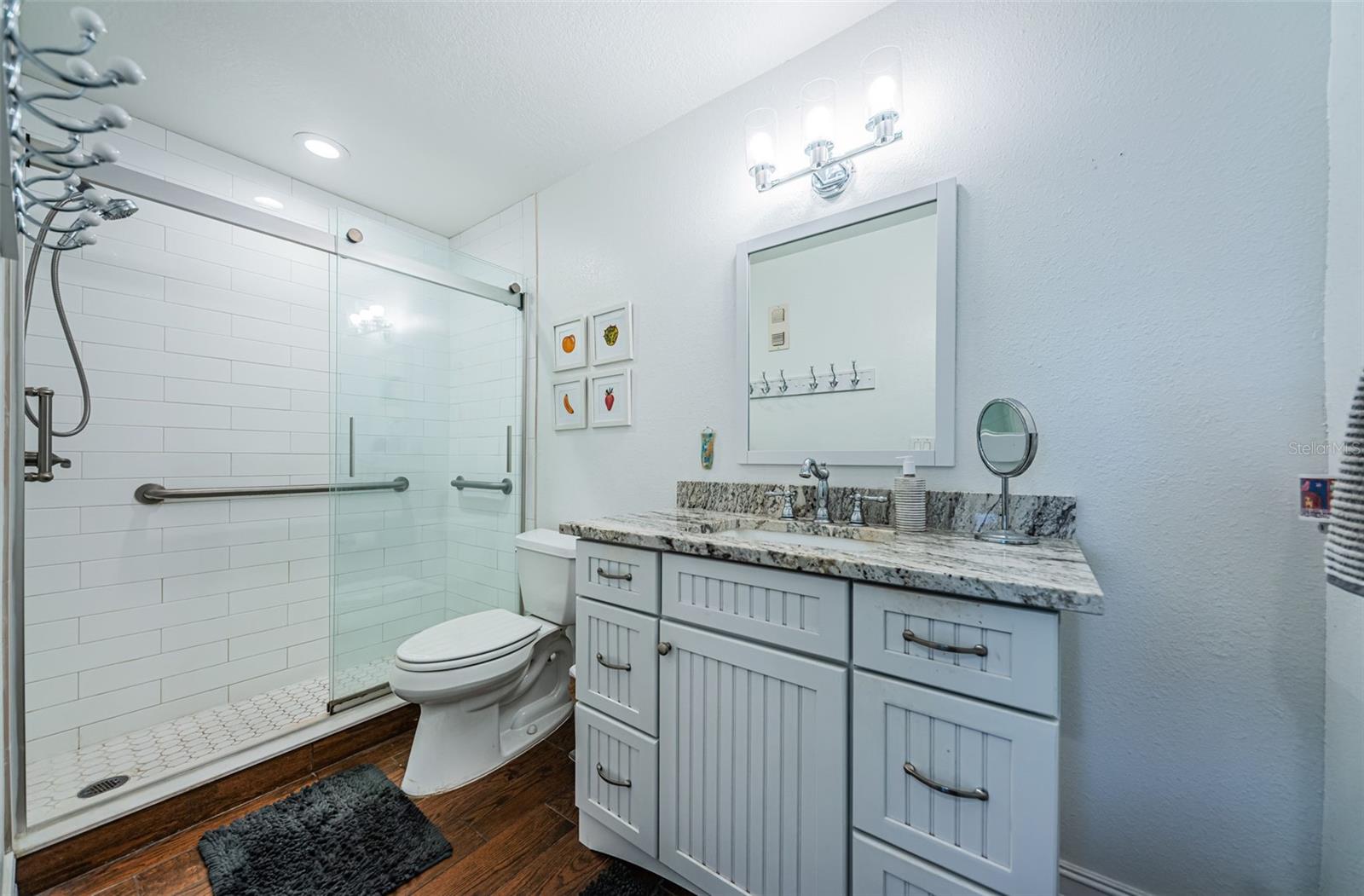 Image 31 of 99 For 5925 Shore Boulevard S 505