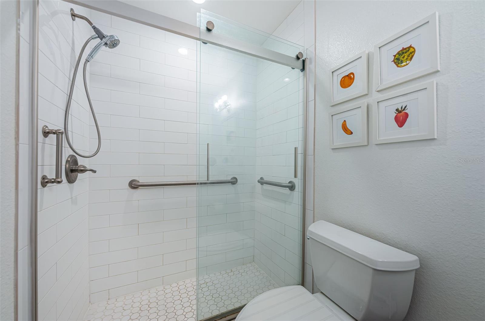 Image 32 of 99 For 5925 Shore Boulevard S 505