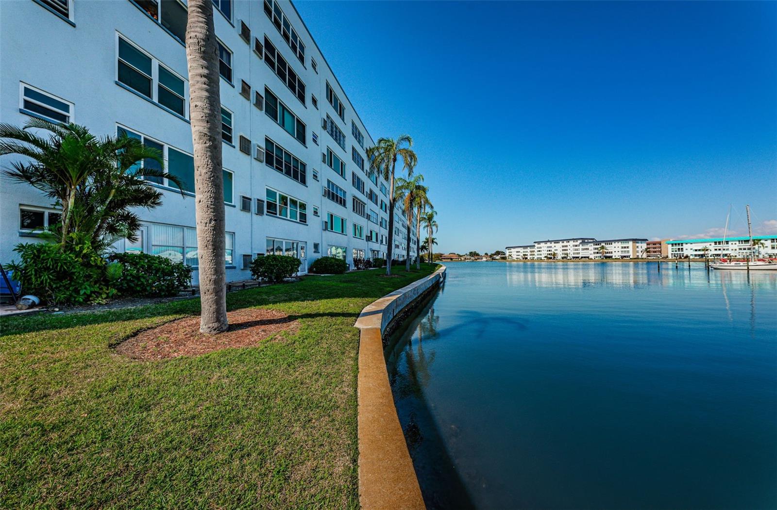 Image 41 of 99 For 5925 Shore Boulevard S 505