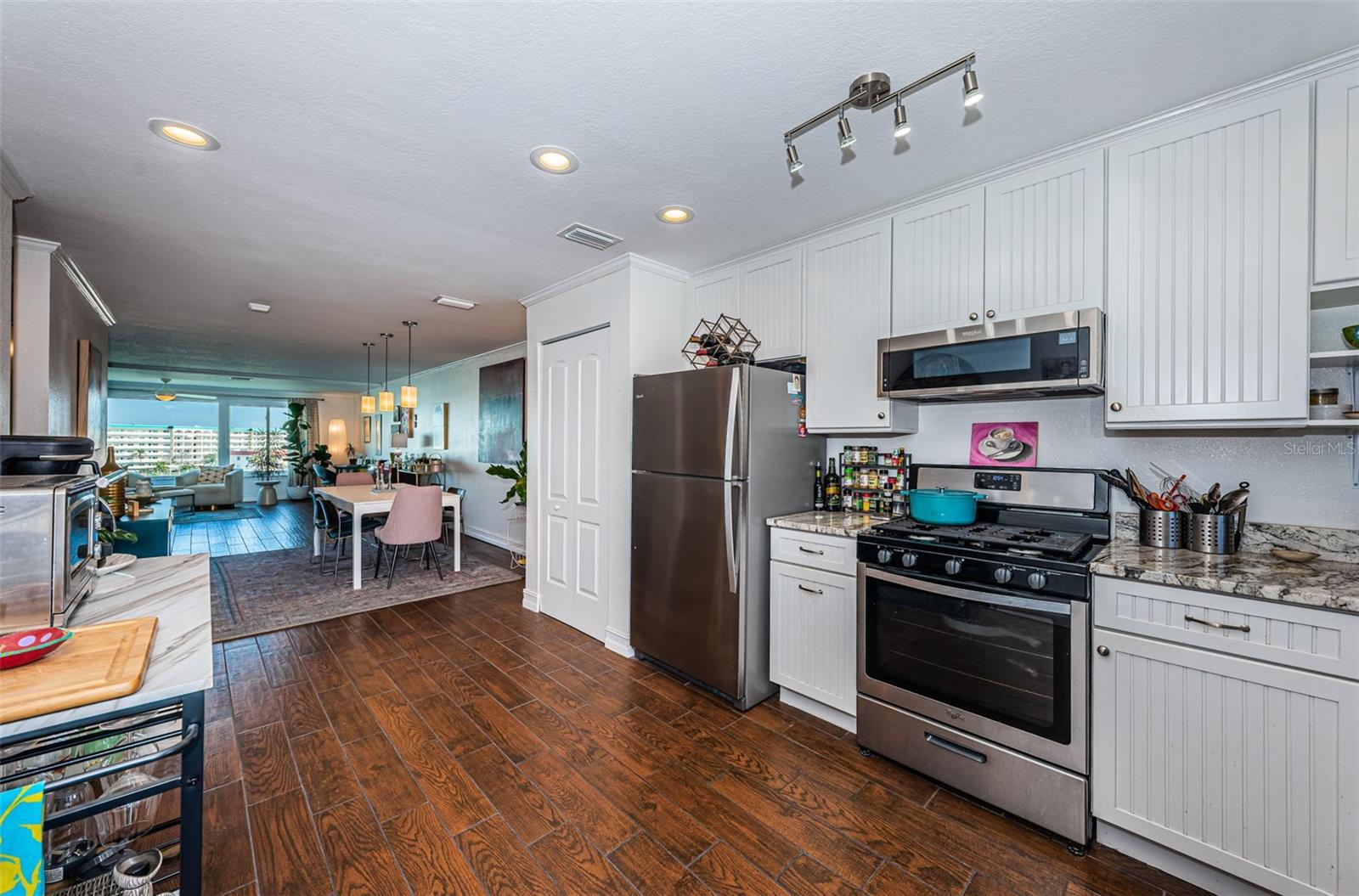 Image 5 of 99 For 5925 Shore Boulevard S 505