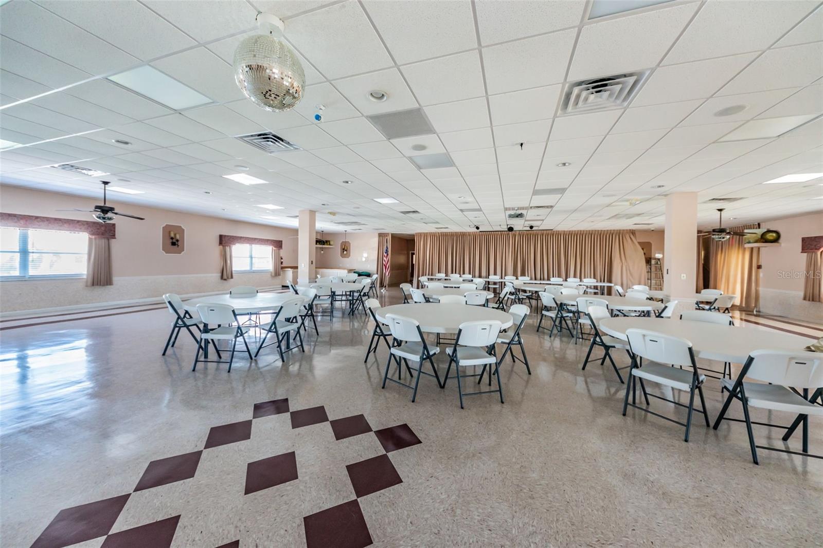 Image 59 of 99 For 5925 Shore Boulevard S 505