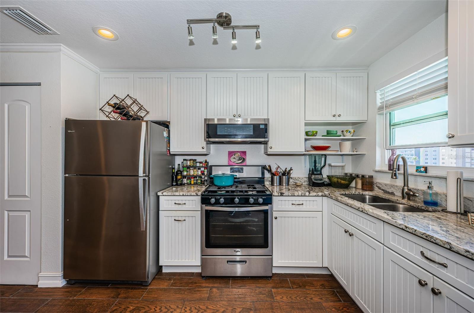 Image 7 of 99 For 5925 Shore Boulevard S 505