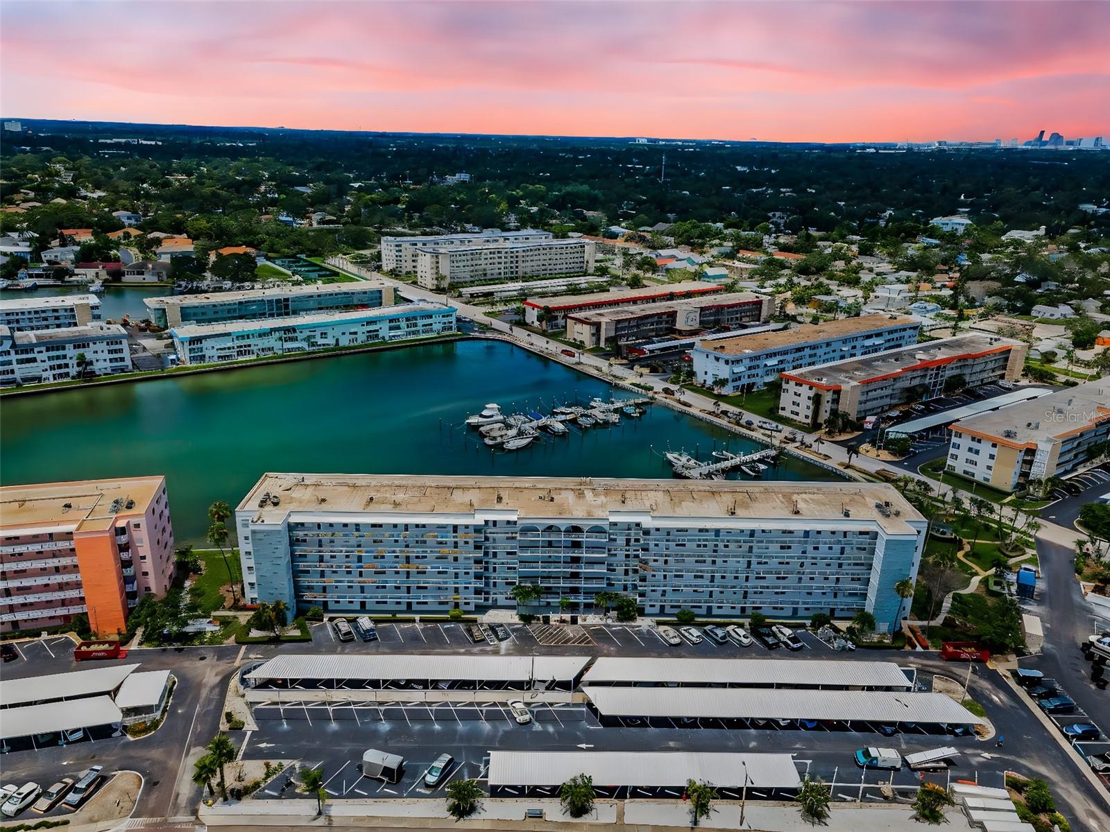 Image 76 of 99 For 5925 Shore Boulevard S 505