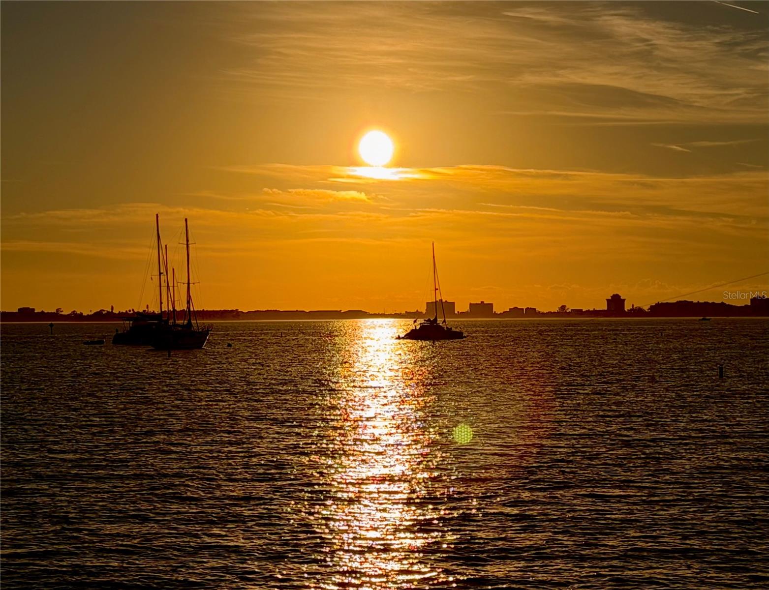 Image 80 of 99 For 5925 Shore Boulevard S 505