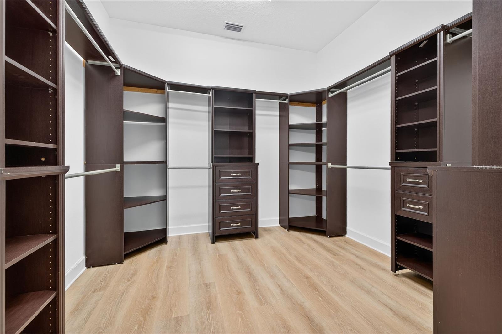 Image 23 of 53 For 9914 Craftsman Park Way