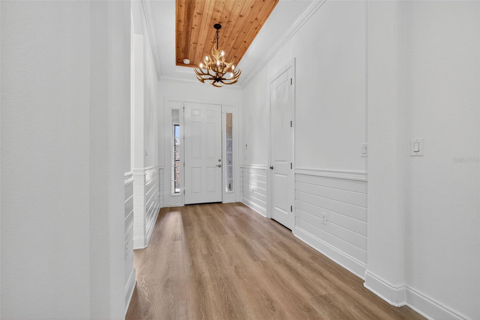 Image 3 of 53 For 9914 Craftsman Park Way