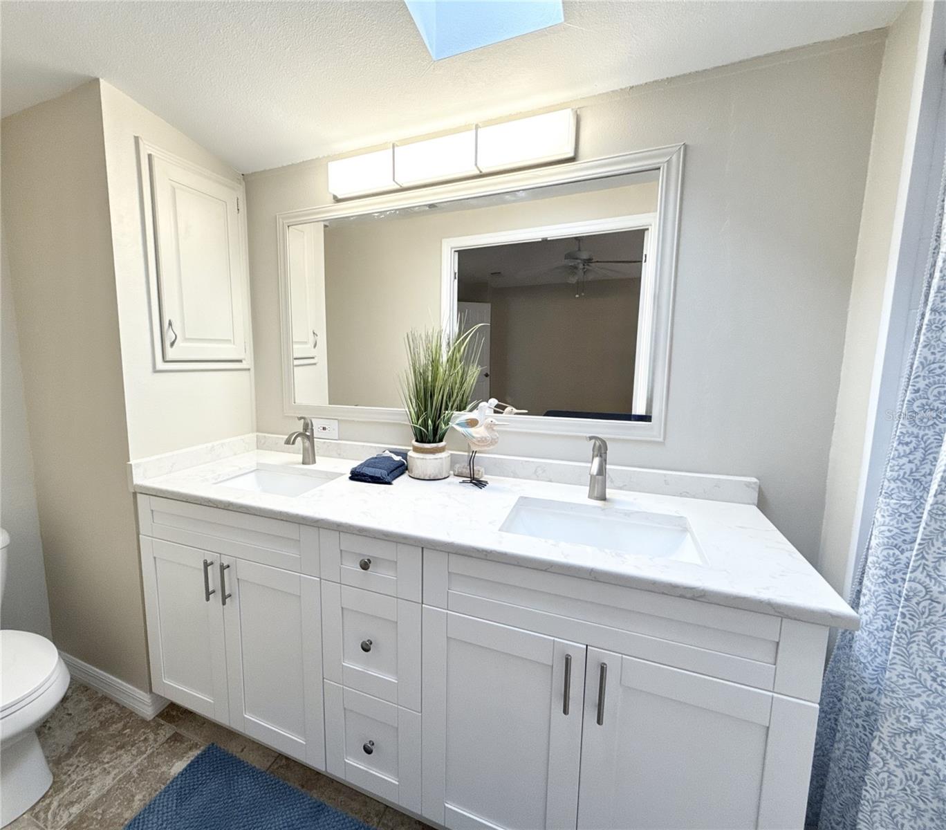 Image 13 of 27 For 7107 Mount Essex Drive Ne 520