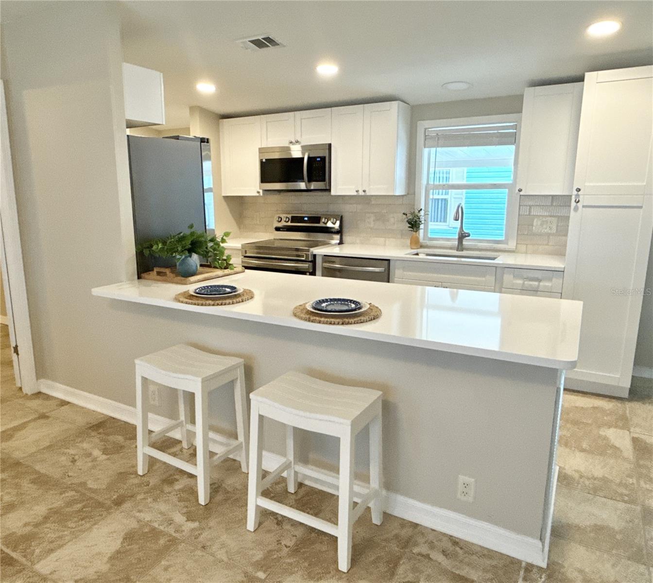 Image 2 of 27 For 7107 Mount Essex Drive Ne 520