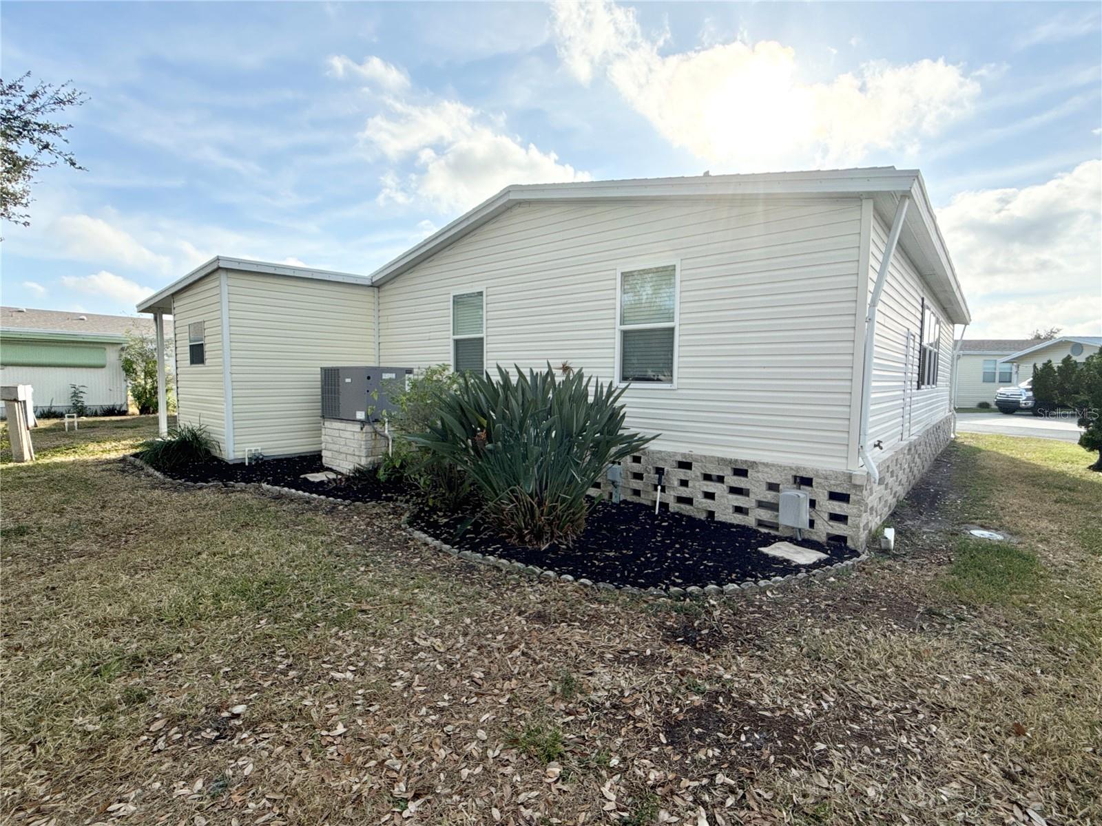 Image 23 of 27 For 7107 Mount Essex Drive Ne 520