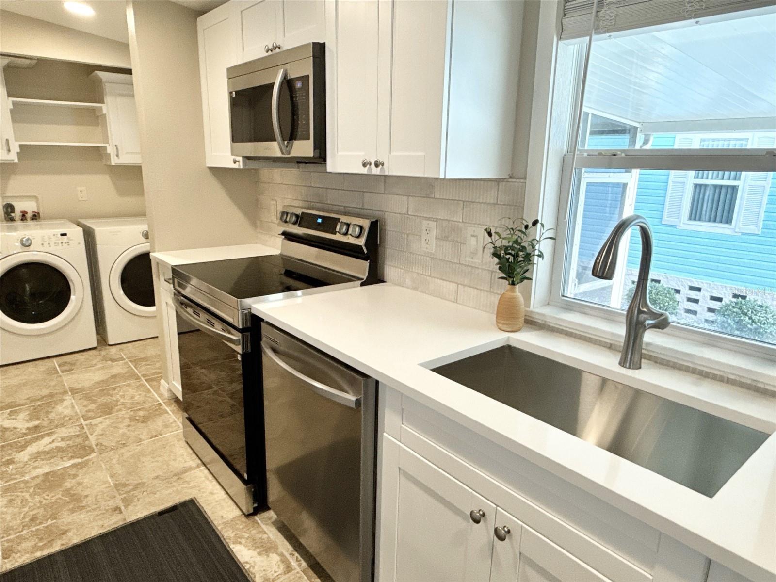 Image 4 of 27 For 7107 Mount Essex Drive Ne 520