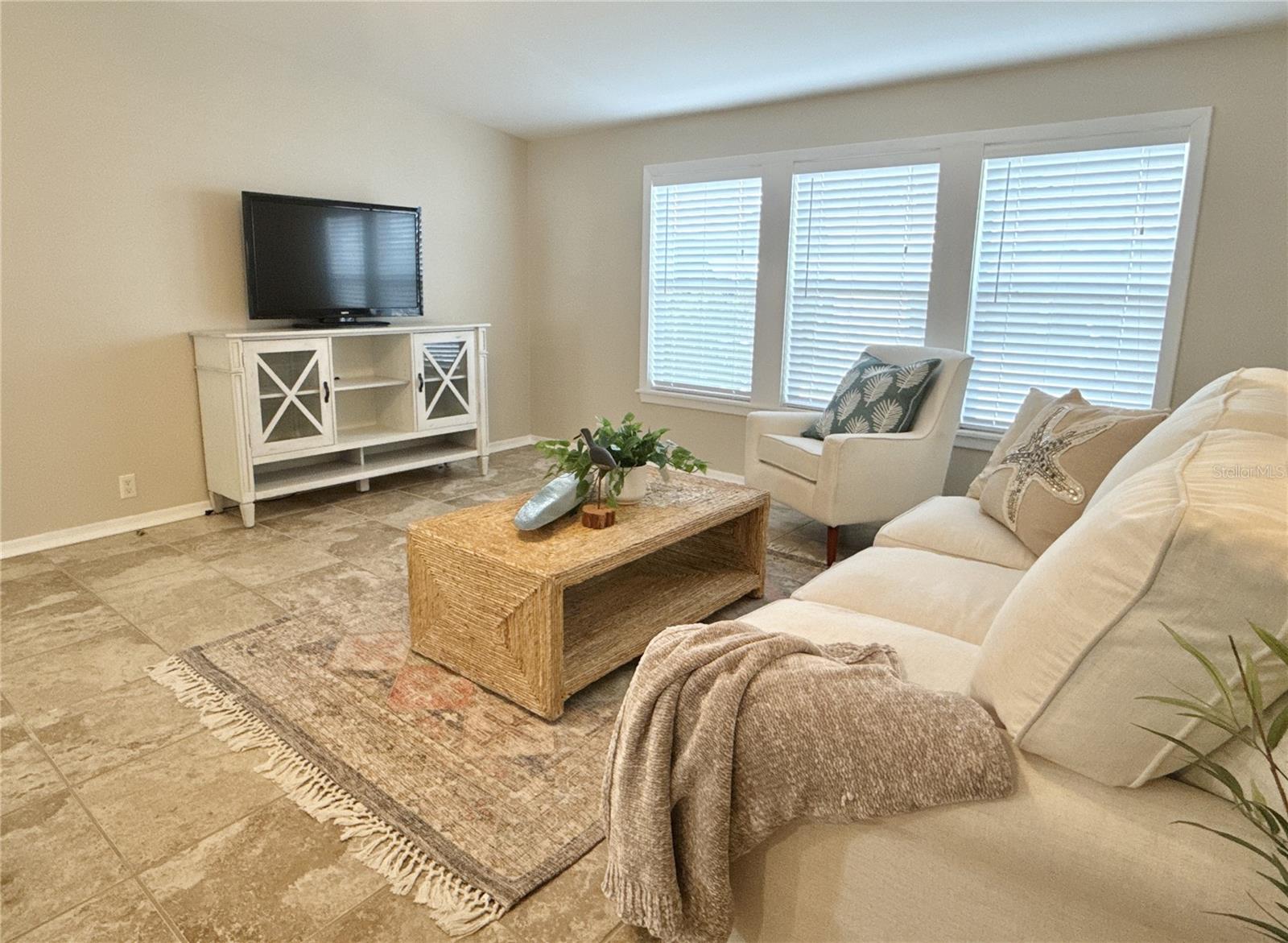 Image 7 of 27 For 7107 Mount Essex Drive Ne 520