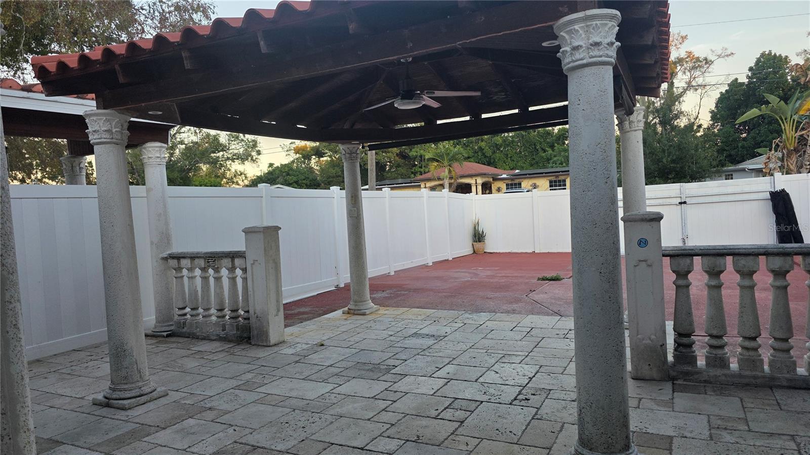 Image 97 of 100 For 2301 Robson Street