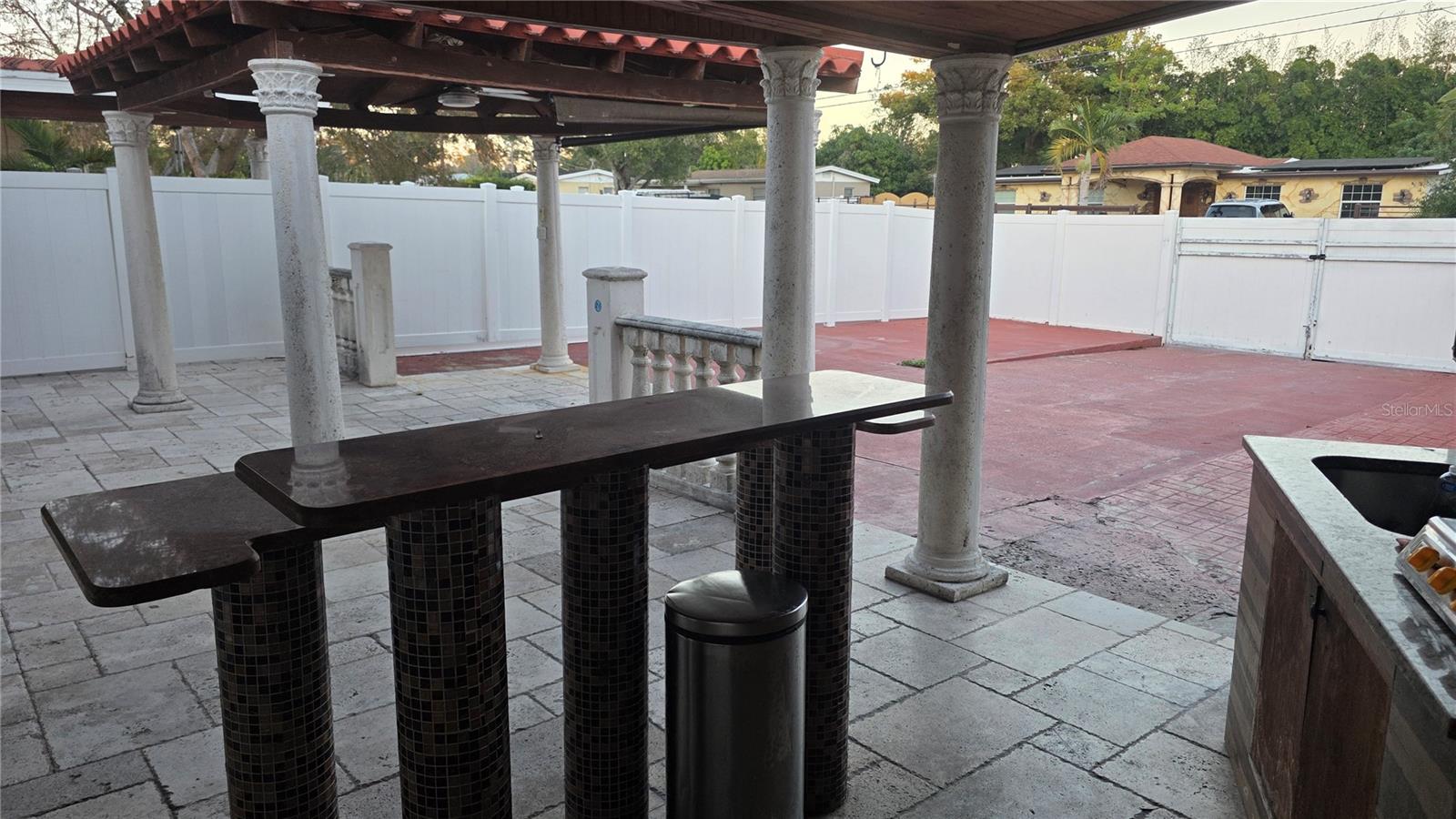 Image 99 of 100 For 2301 Robson Street