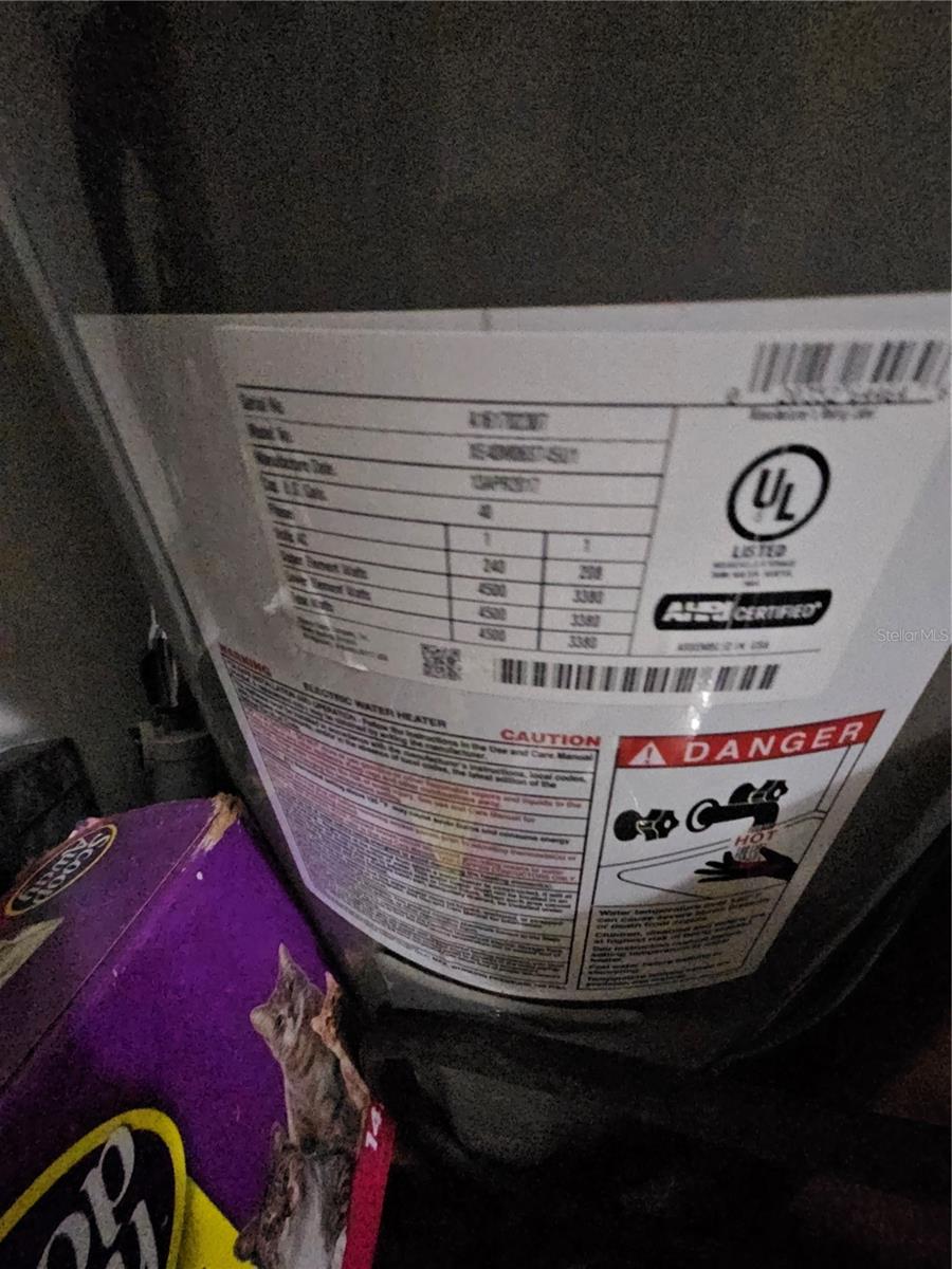 Listing photo id 8 for 12632 Buckhorn Drive