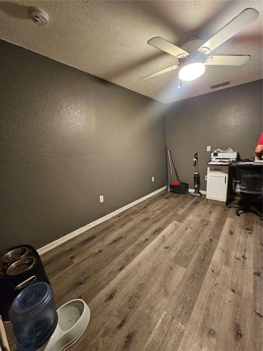 Listing photo id 11 for 12632 Buckhorn Drive