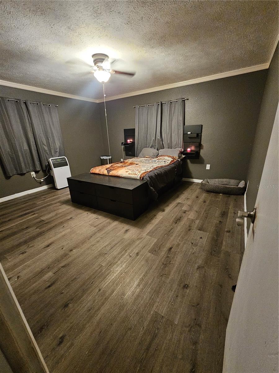 Listing photo id 14 for 12632 Buckhorn Drive