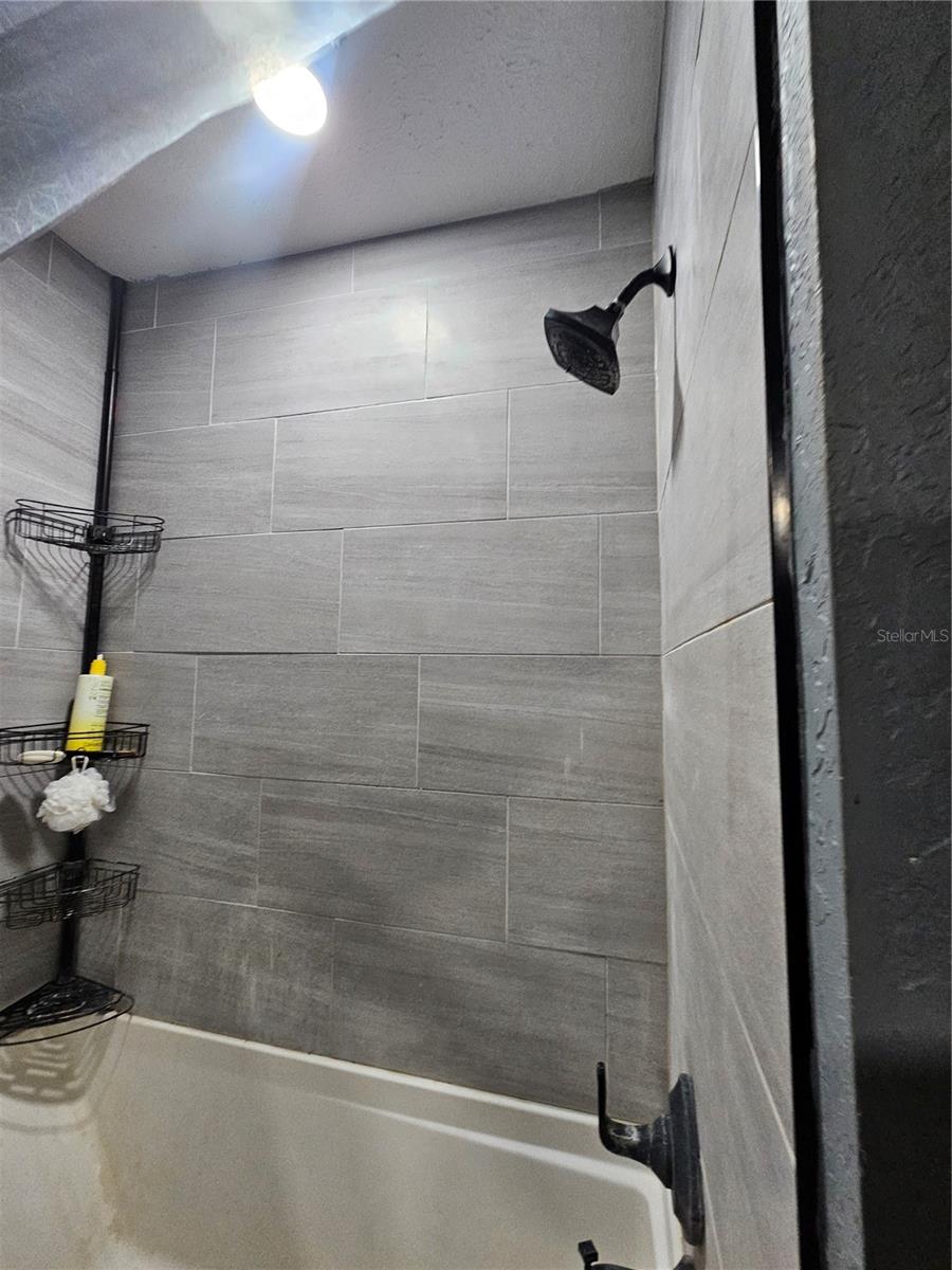 Listing photo id 18 for 12632 Buckhorn Drive