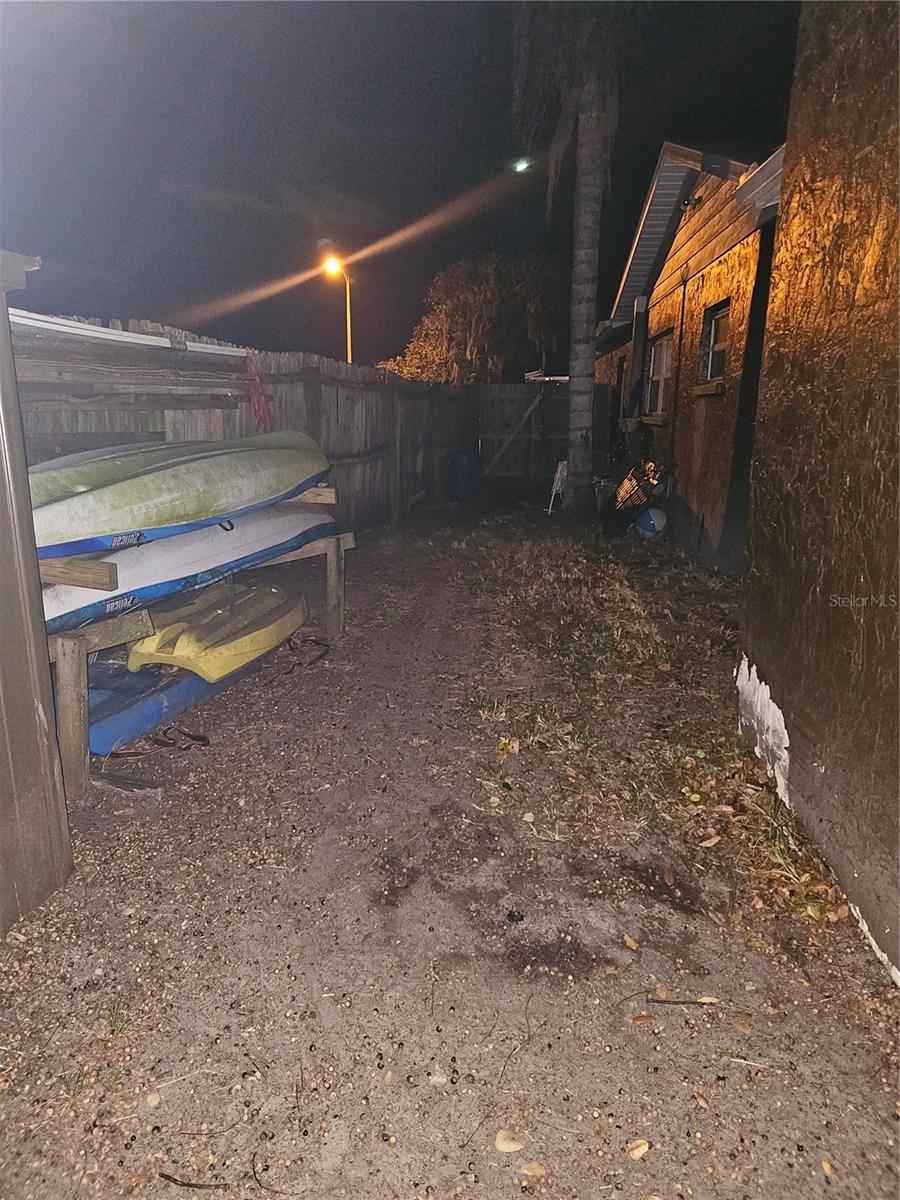 Listing photo id 25 for 12632 Buckhorn Drive