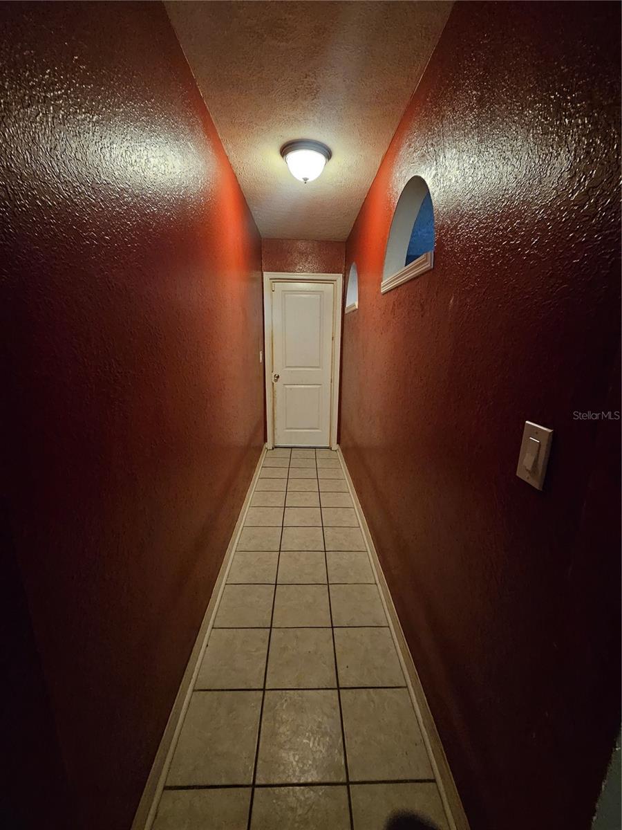 Listing photo id 2 for 12632 Buckhorn Drive