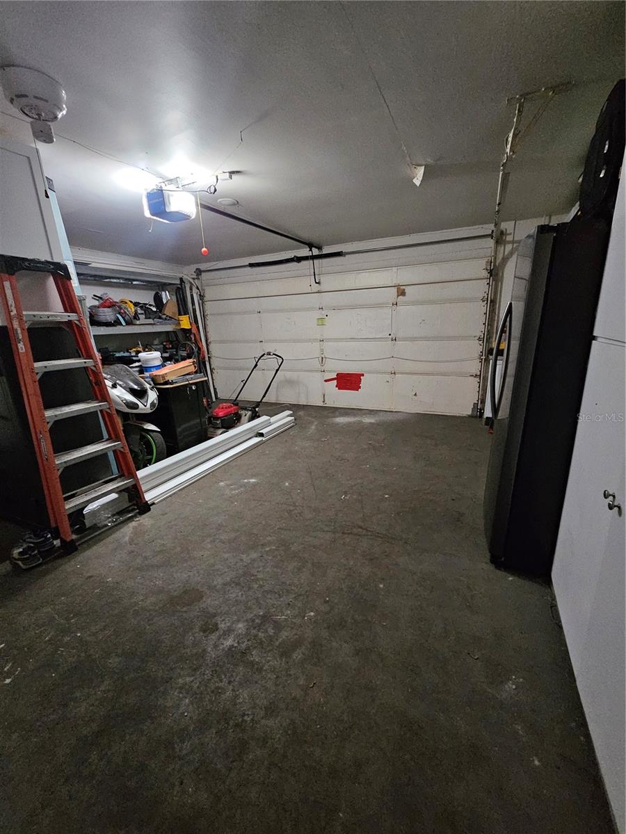 Listing photo id 3 for 12632 Buckhorn Drive