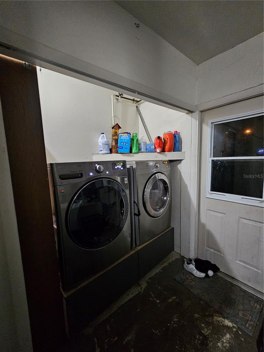 Listing photo id 6 for 12632 Buckhorn Drive