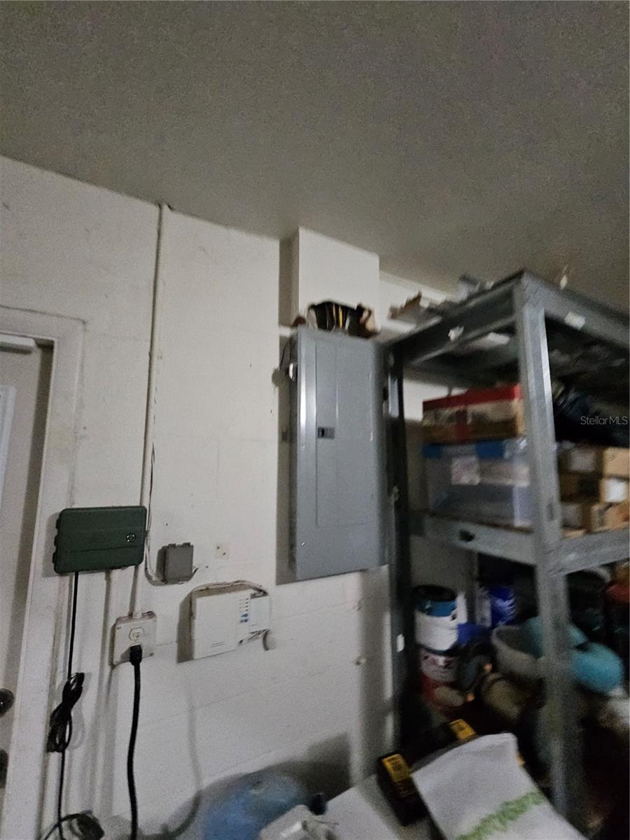 Listing photo id 7 for 12632 Buckhorn Drive