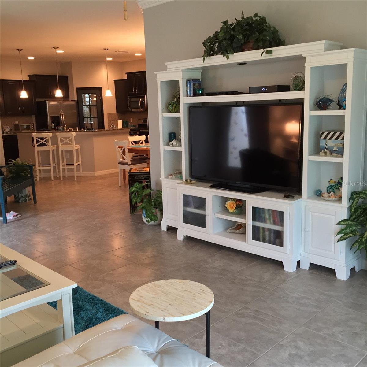 Image 3 of 7 For 6933 Surrey Hill Place