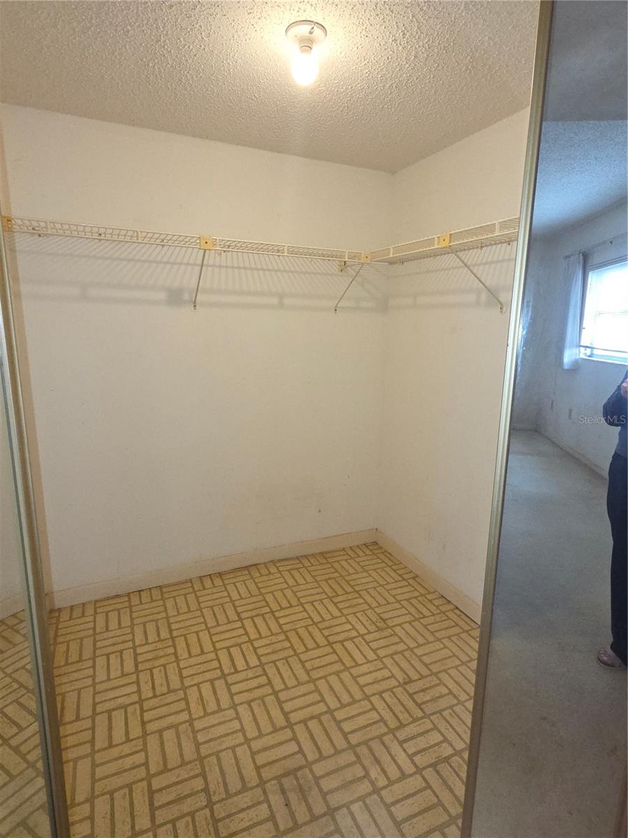 Image 10 of 50 For 960 Virginia Street 201