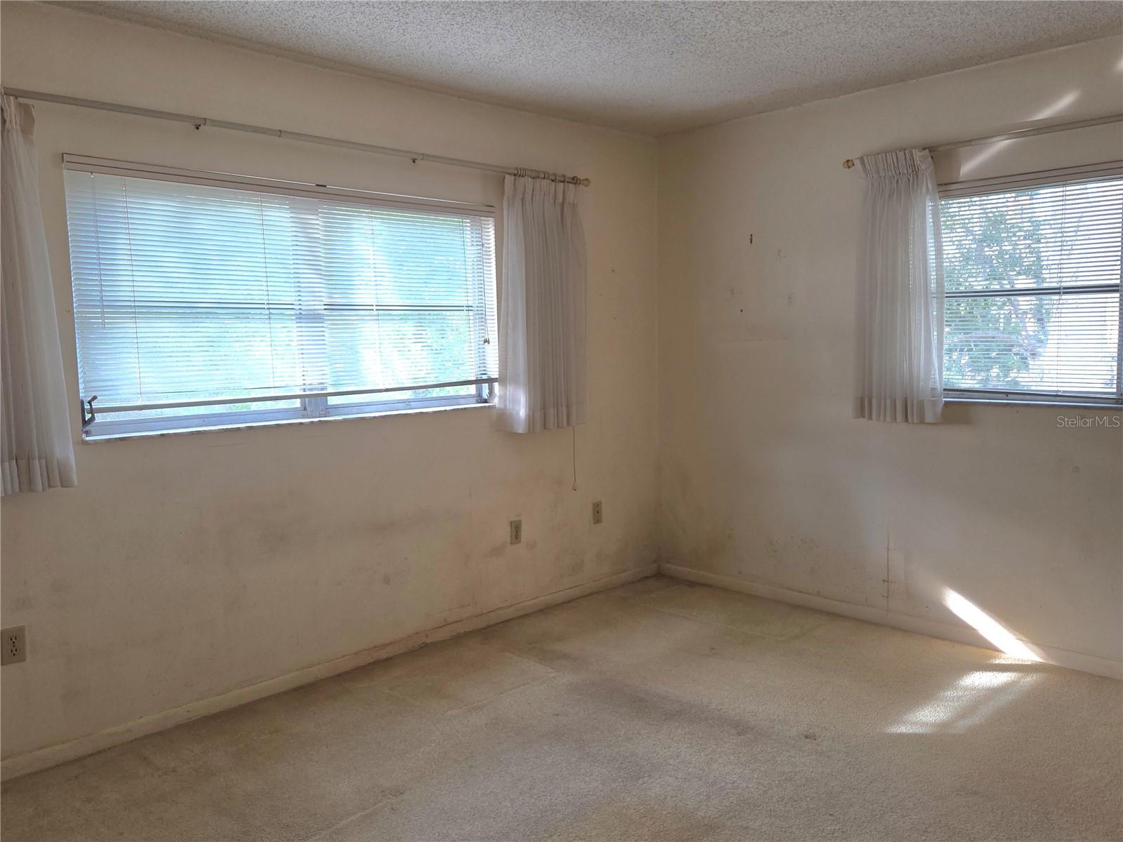 Image 12 of 50 For 960 Virginia Street 201