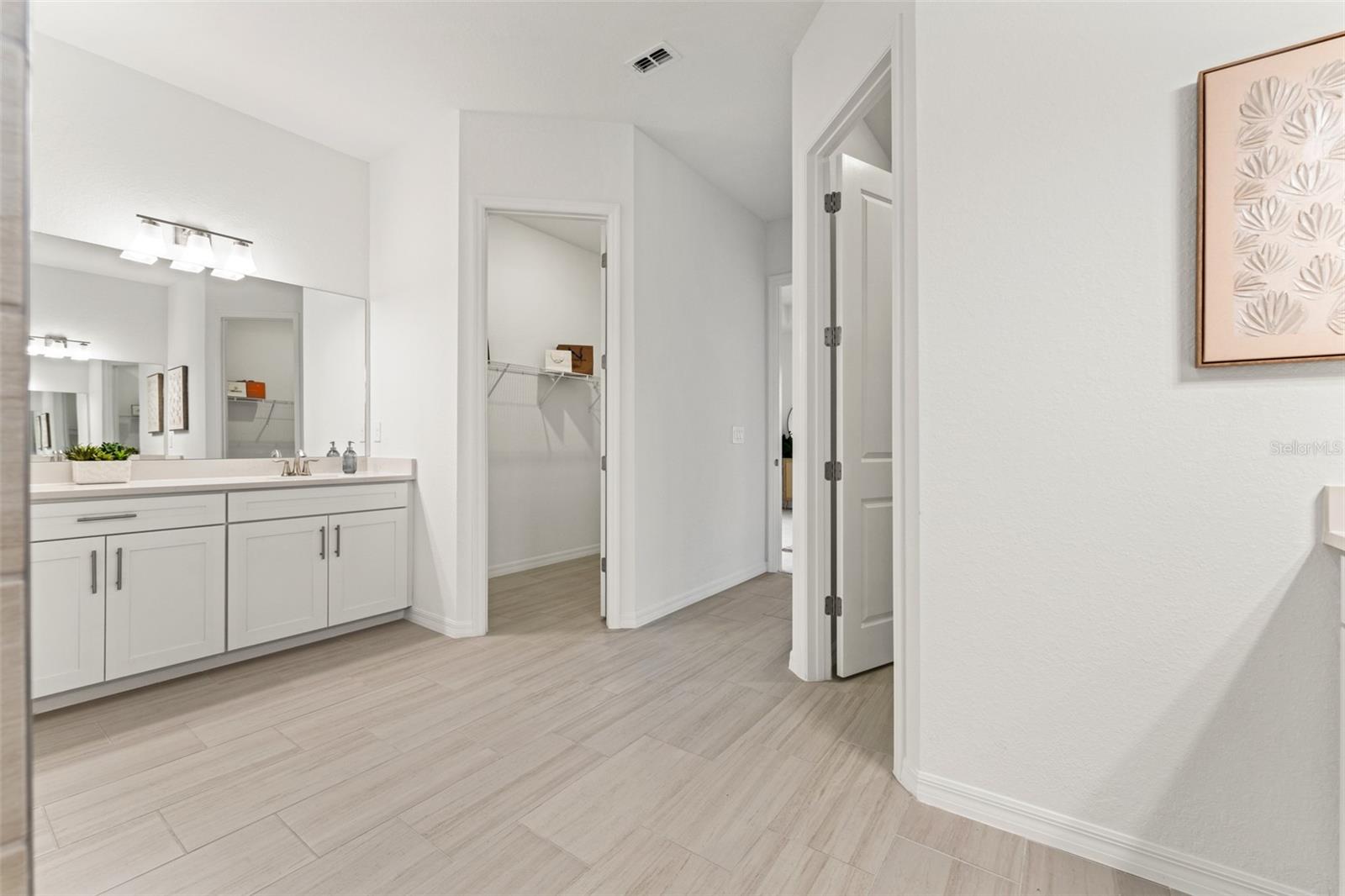 Image 32 of 43 For 5535 Lightning Whelk Lane