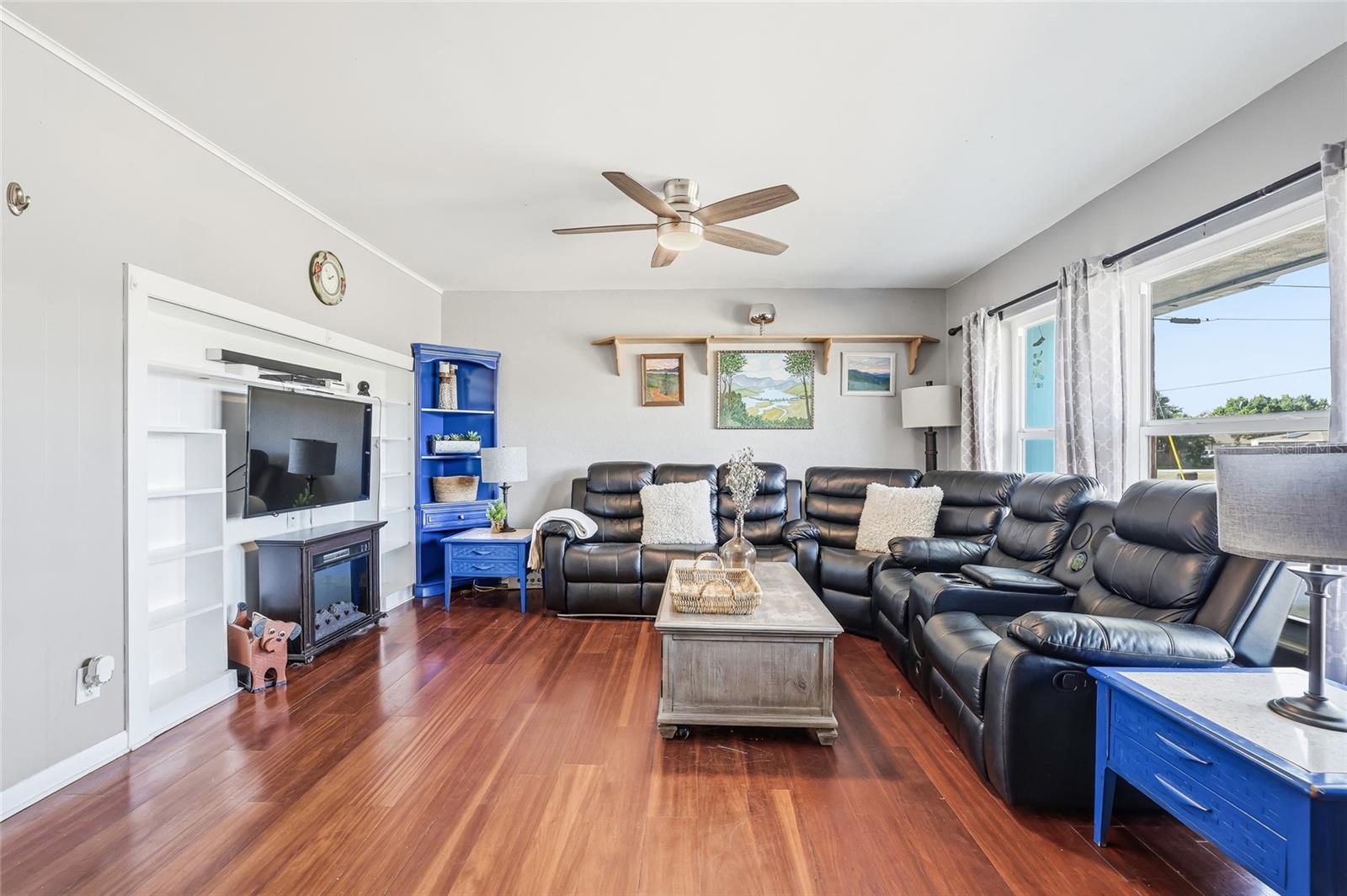 Image 10 of 64 For 711 San Salvador Drive