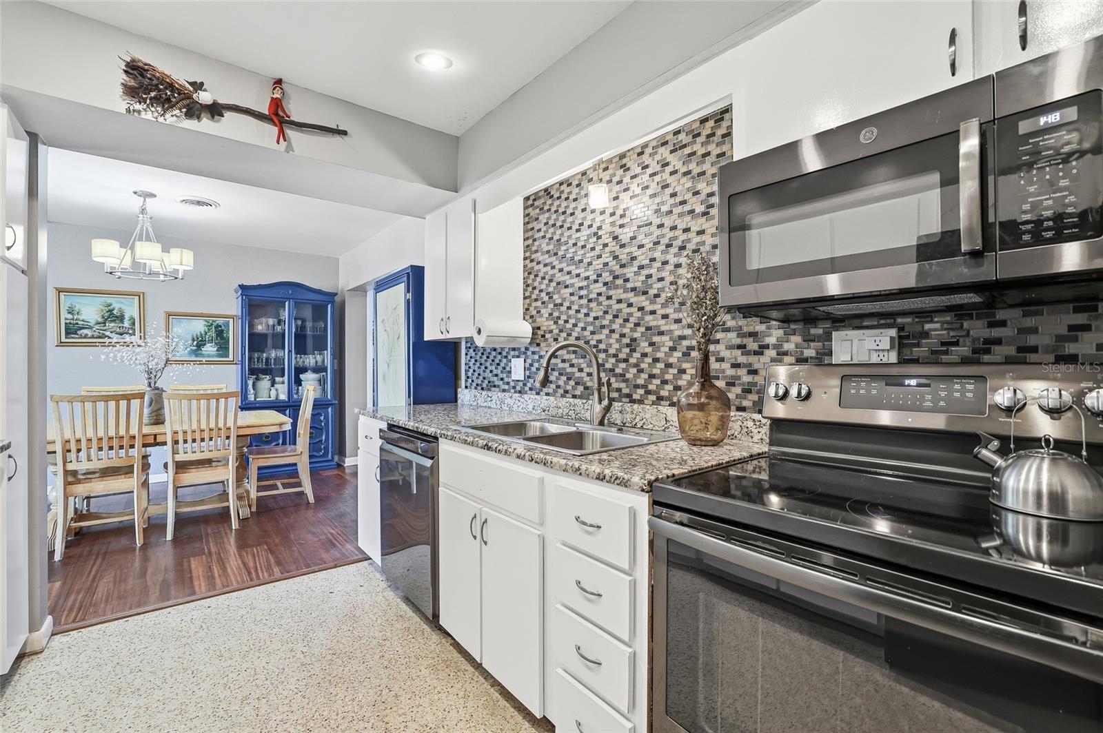 Image 17 of 64 For 711 San Salvador Drive