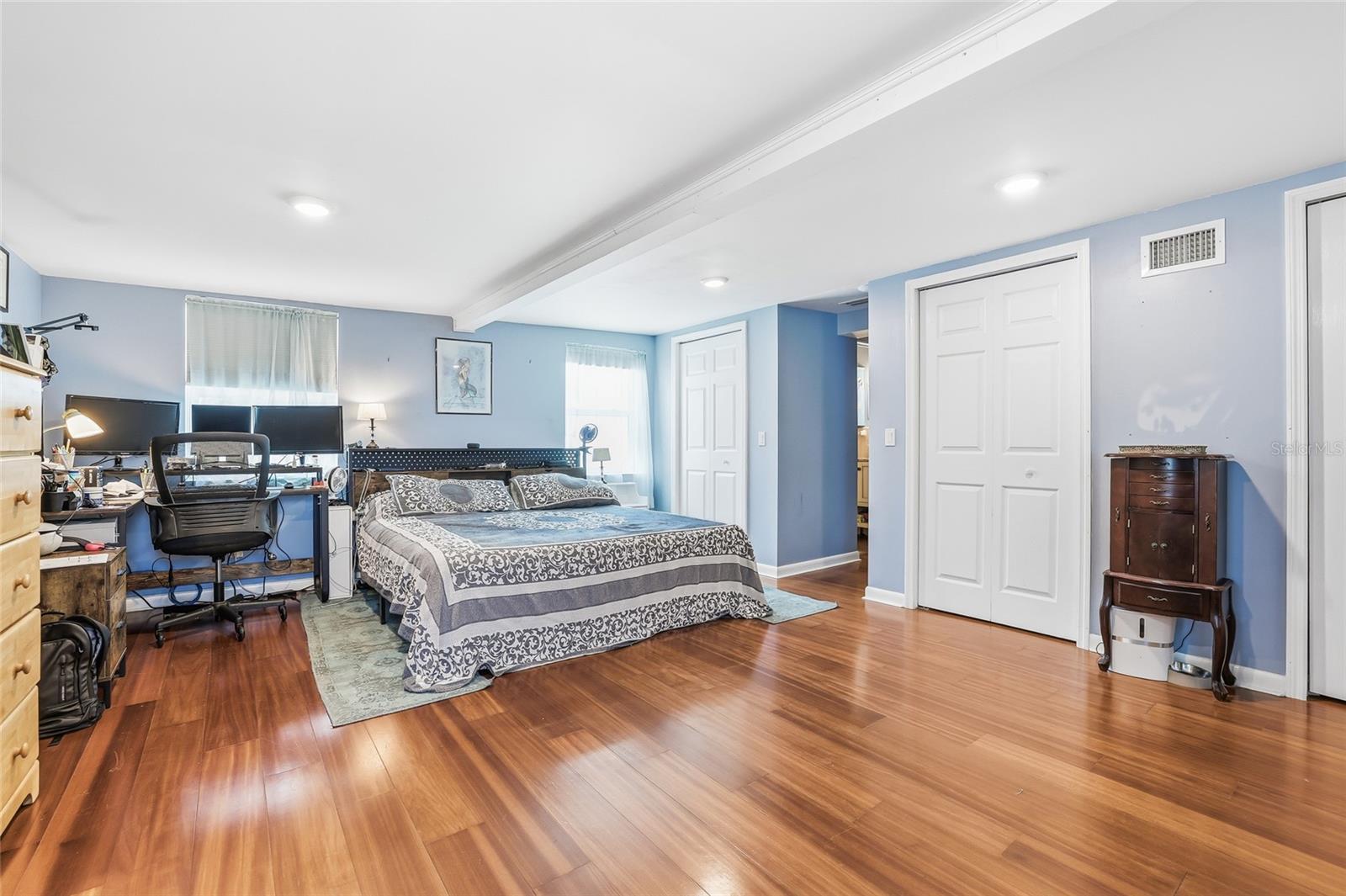 Image 20 of 64 For 711 San Salvador Drive