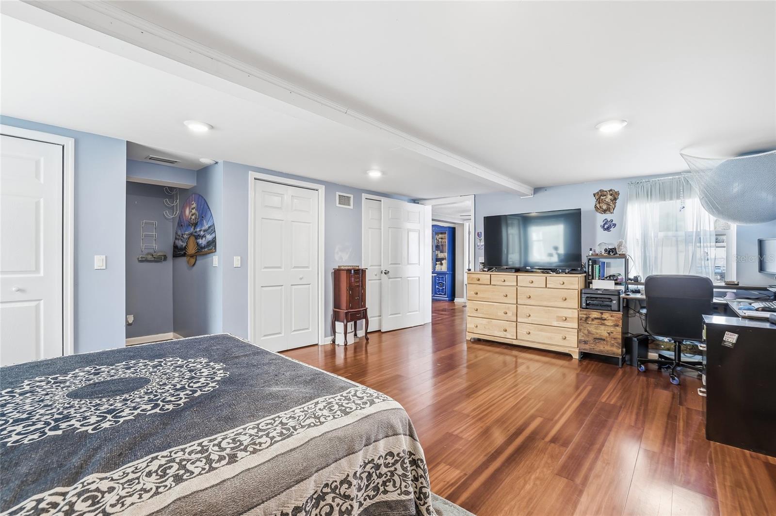 Image 21 of 64 For 711 San Salvador Drive