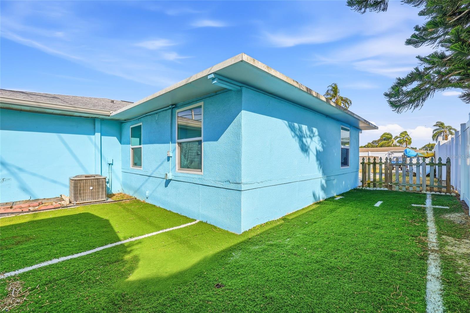 Image 38 of 64 For 711 San Salvador Drive