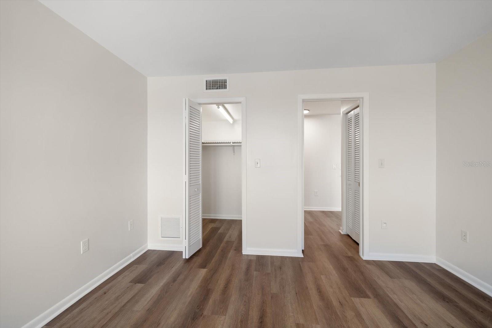 Image 24 of 38 For 5200 Brittany Drive S 1503