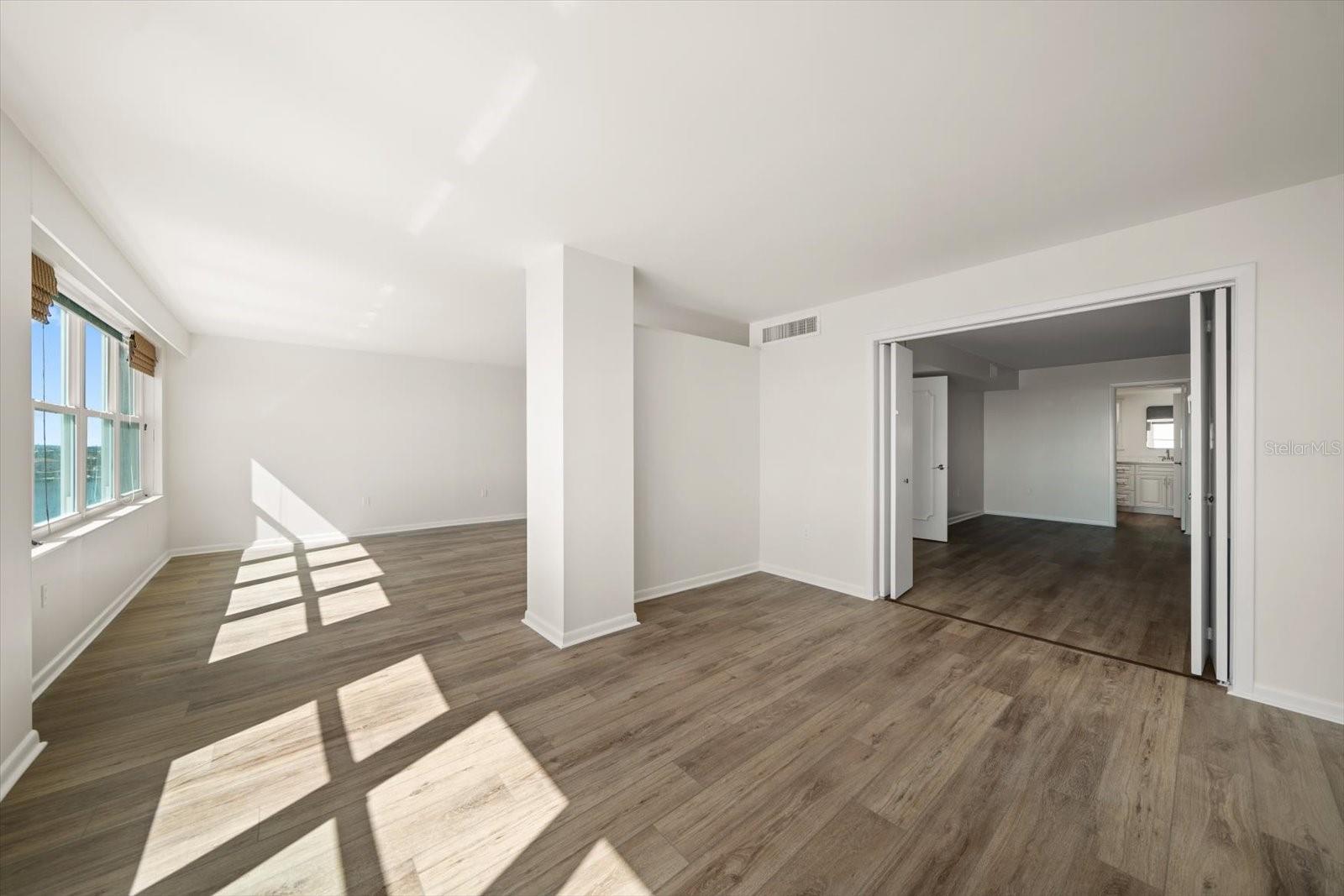 Image 8 of 38 For 5200 Brittany Drive S 1503