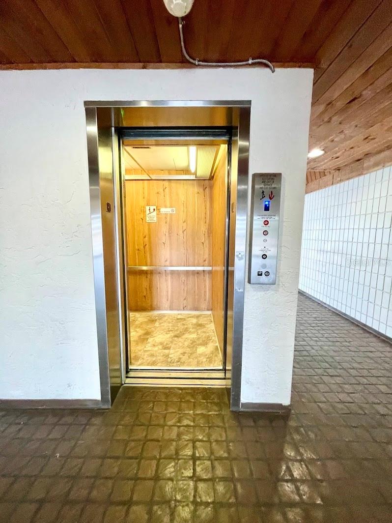 Image 17 of 37 For 2579 Countryside Boulevard 203