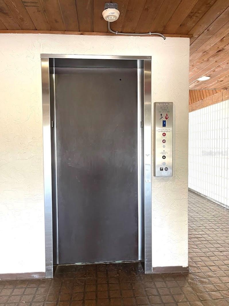 Image 18 of 37 For 2579 Countryside Boulevard 203