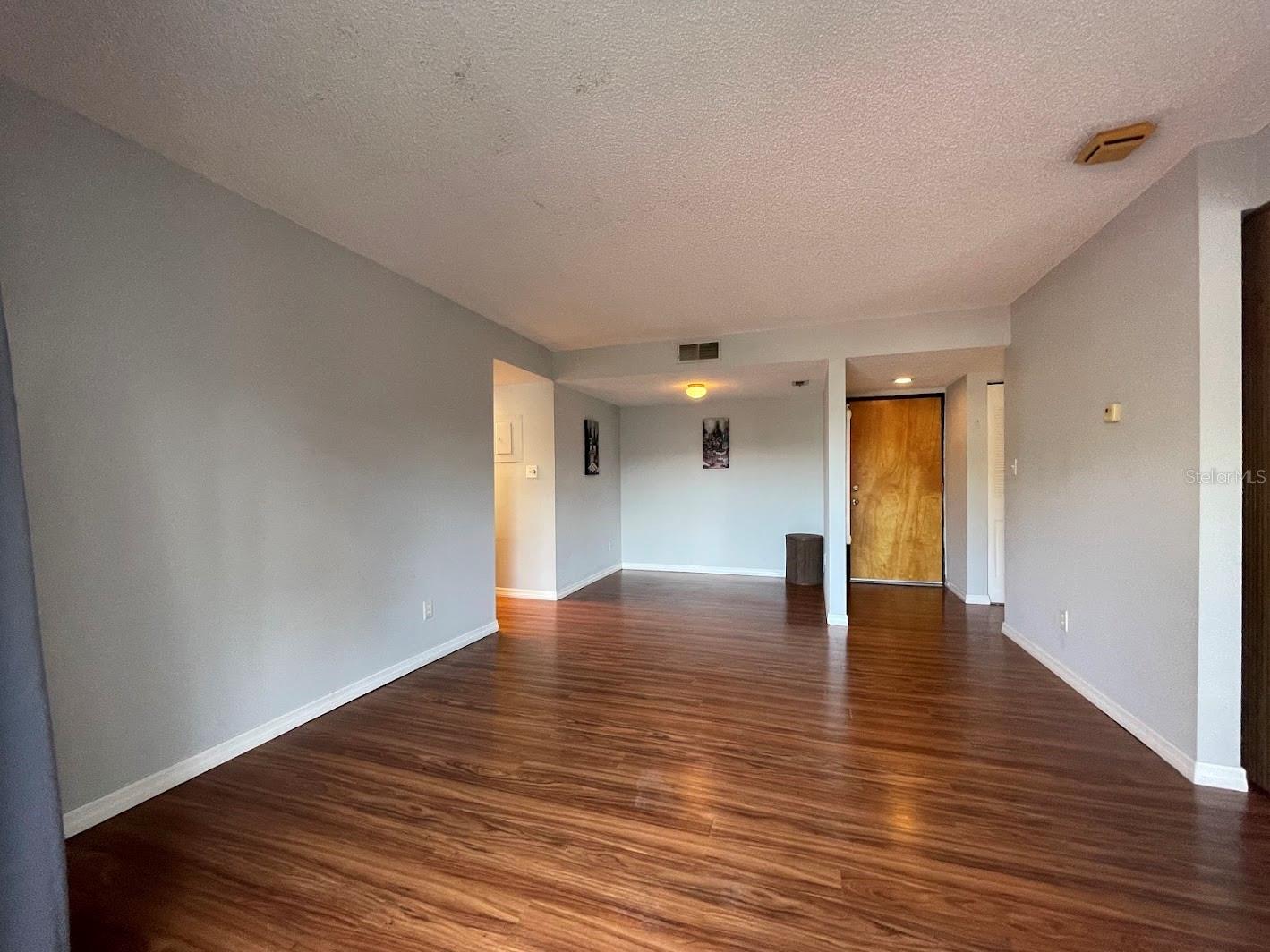 Image 26 of 37 For 2579 Countryside Boulevard 203