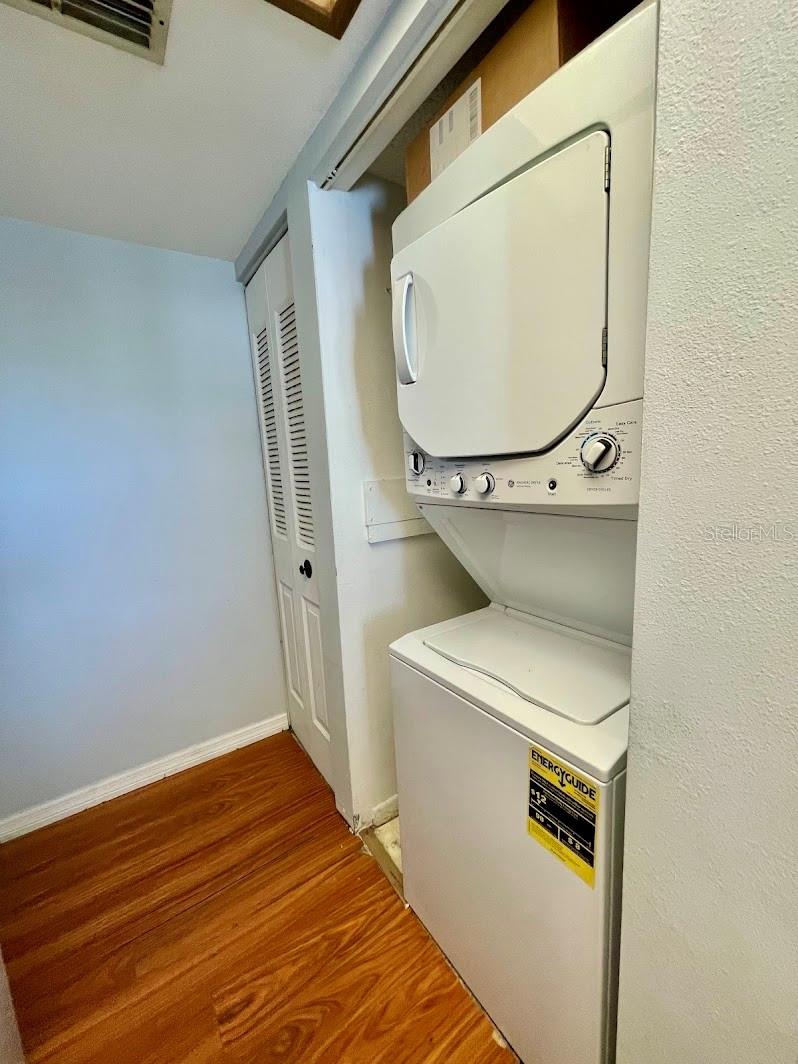 Image 30 of 37 For 2579 Countryside Boulevard 203