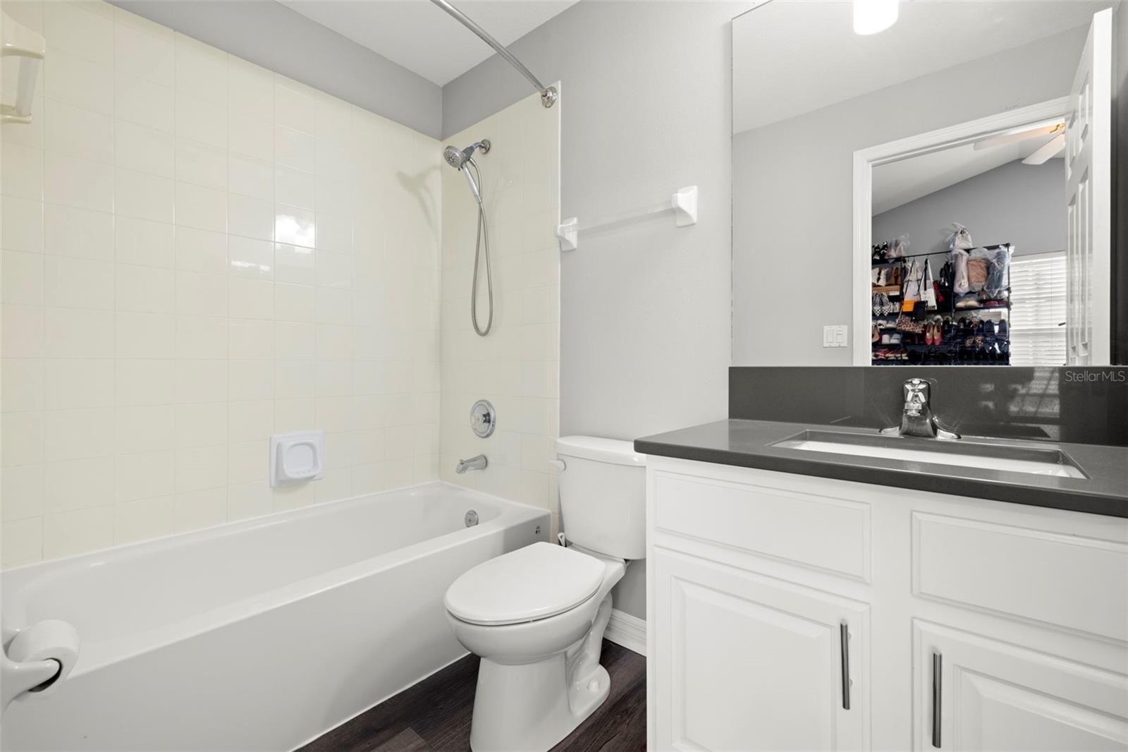 Image 26 of 30 For 11231 Kapok Grand Circle