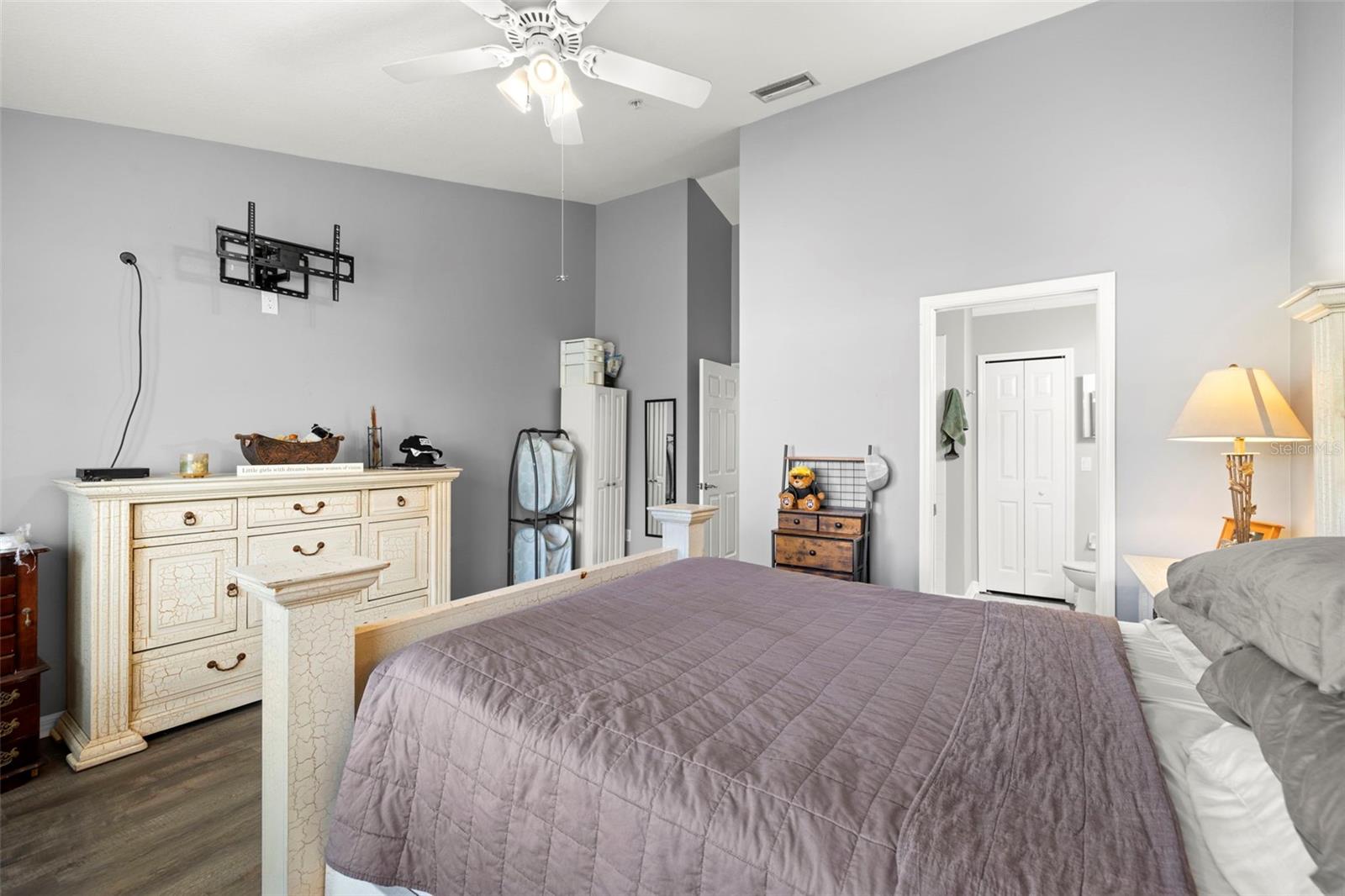 Image 4 of 30 For 11231 Kapok Grand Circle