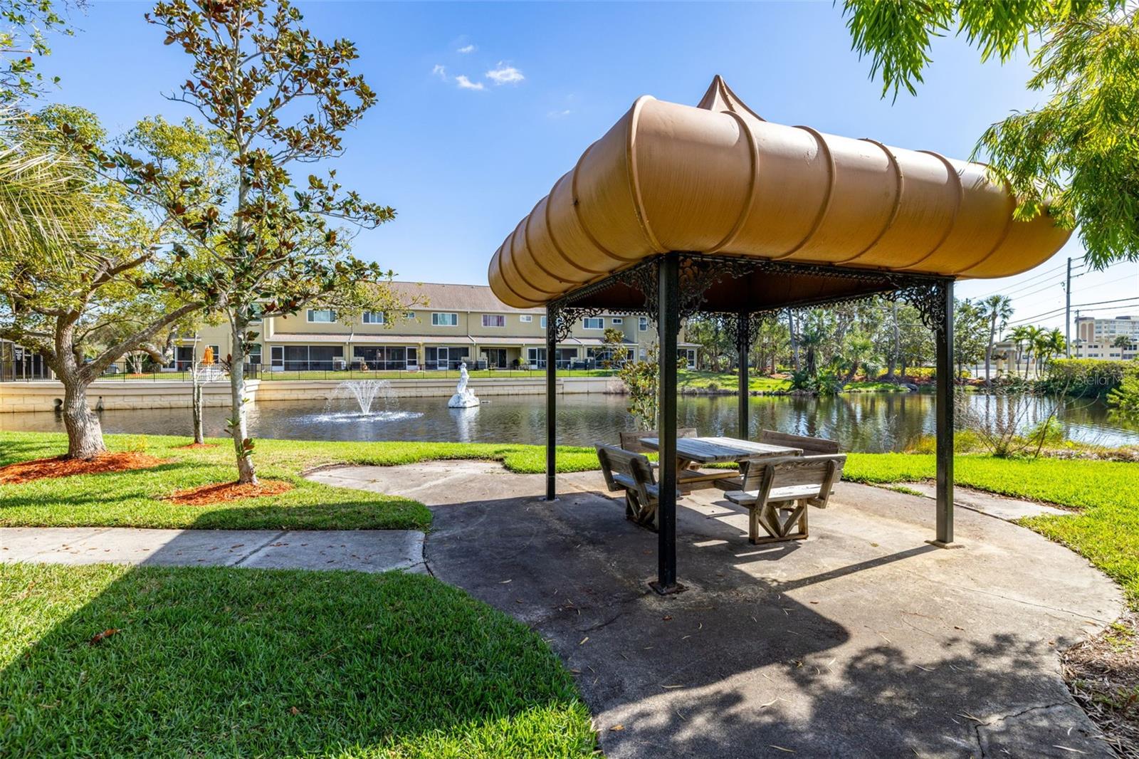 Image 8 of 30 For 11231 Kapok Grand Circle