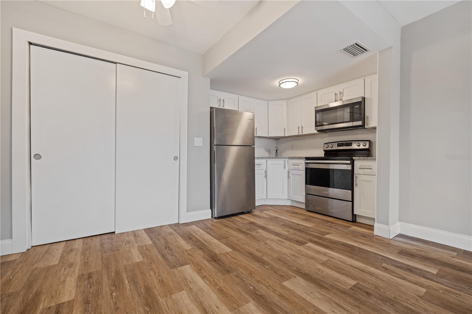 Image 6 of 23 For 8602 Huron Court 55