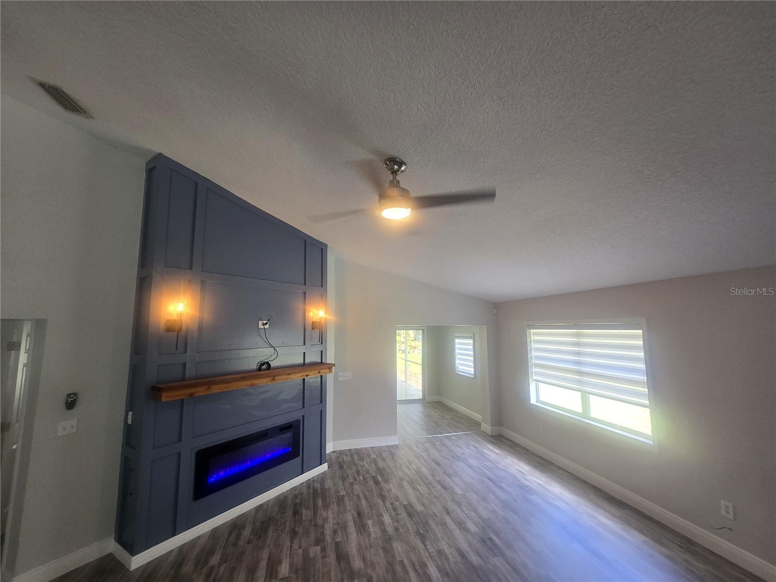 Image 17 of 53 For 26838 Deacon Loop