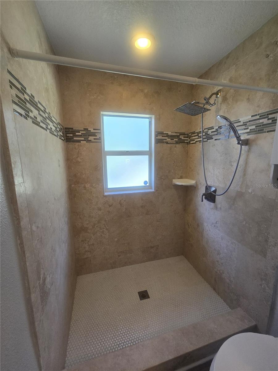 Image 31 of 53 For 26838 Deacon Loop