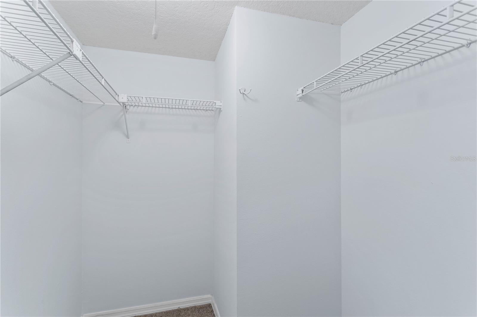 Image 17 of 28 For 4920 Locust Street Ne 115