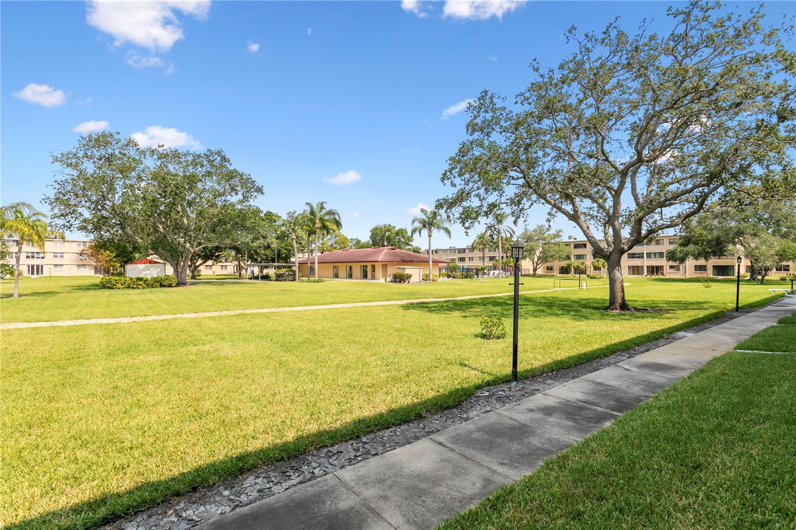 Image 25 of 28 For 4920 Locust Street Ne 115