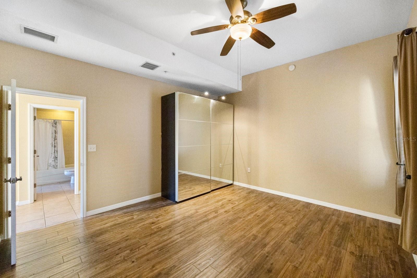 Image 29 of 44 For 630 Wells Court 201